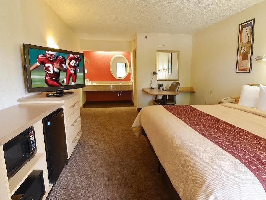 Red Roof Inn Indianapolis North - College Park Eksteriør billede